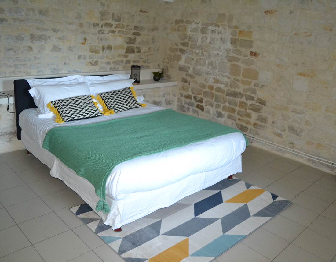 Lit Queen Size - Chambre d'hôte QUAI 17 (40M2) à La Rochelle Lodge