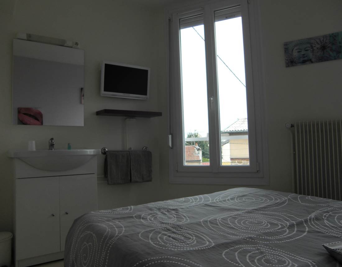 Chambre double économique, côté Champillon