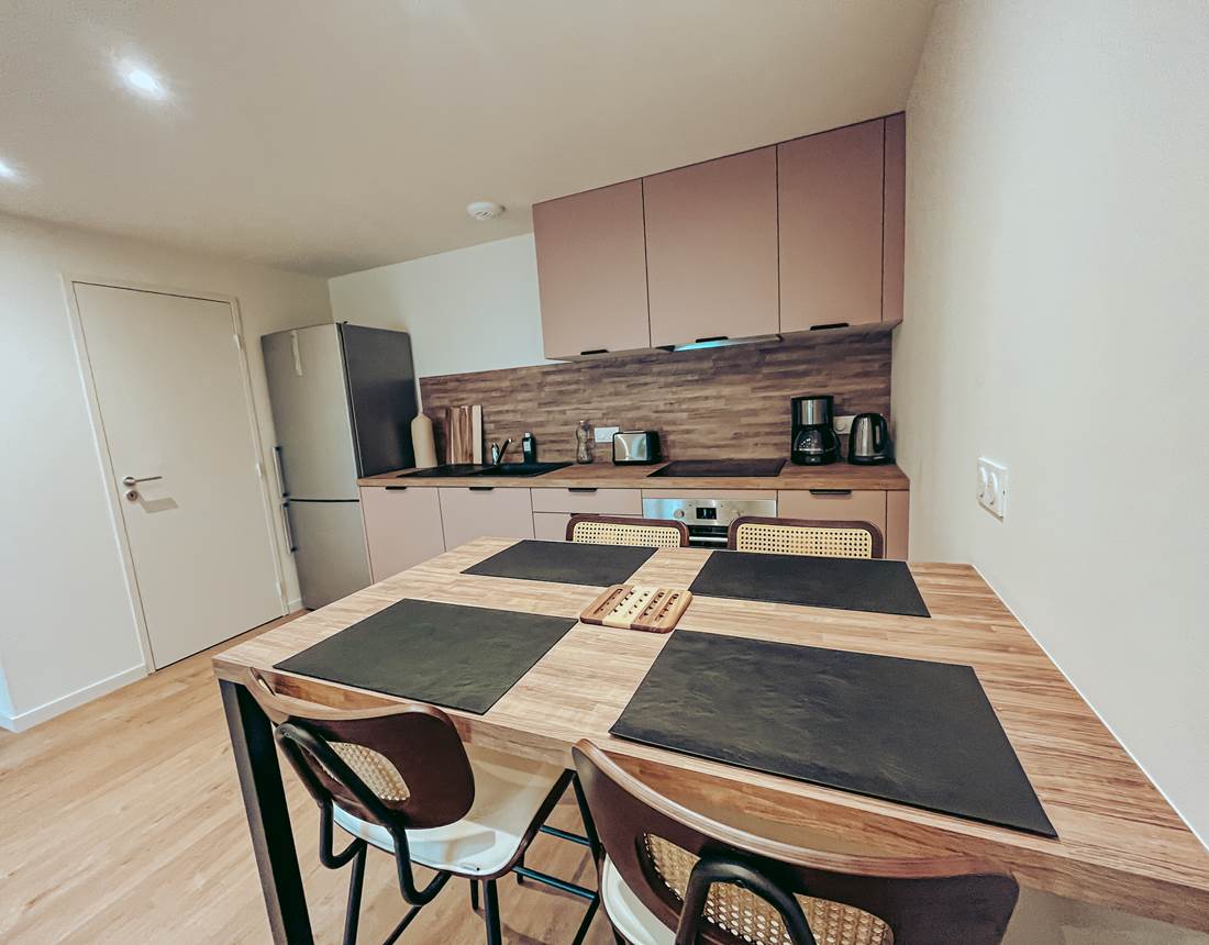 Coin repas maison location piscine Perros-Guirec