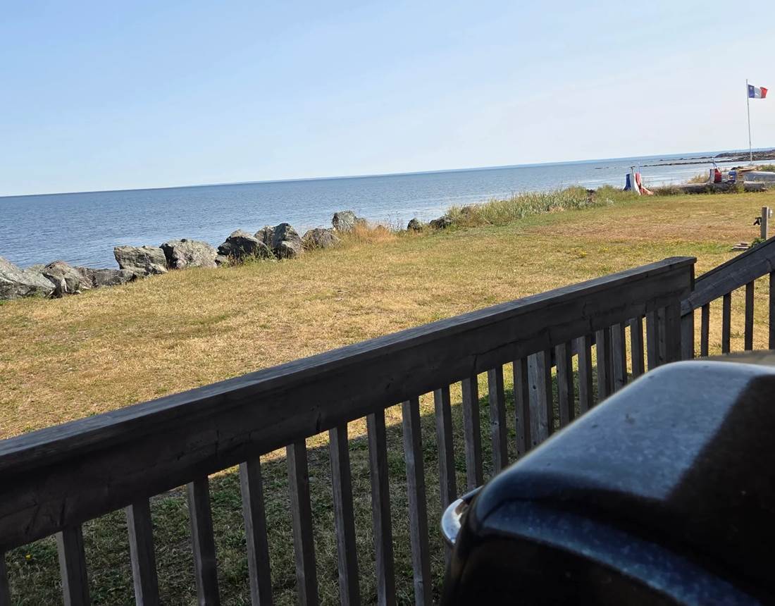 Terrasse avec vue sur la mer
