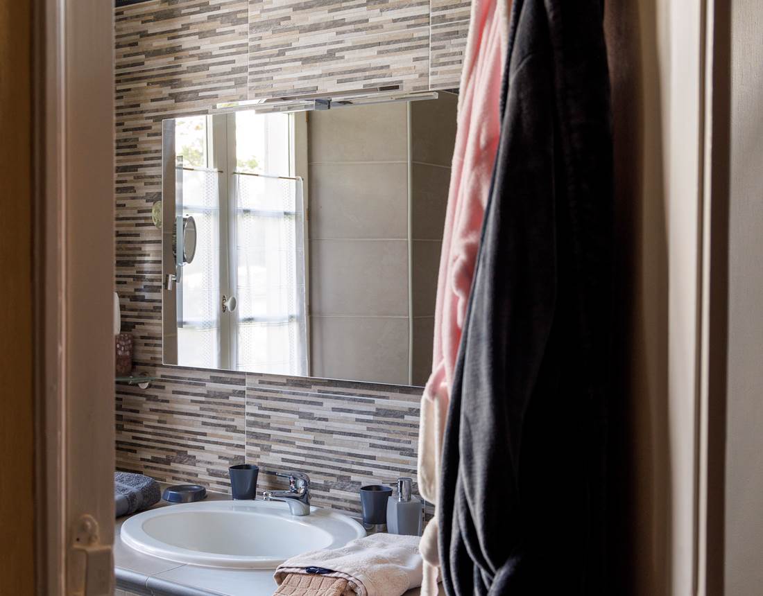 L'accès à la salle de douche privée