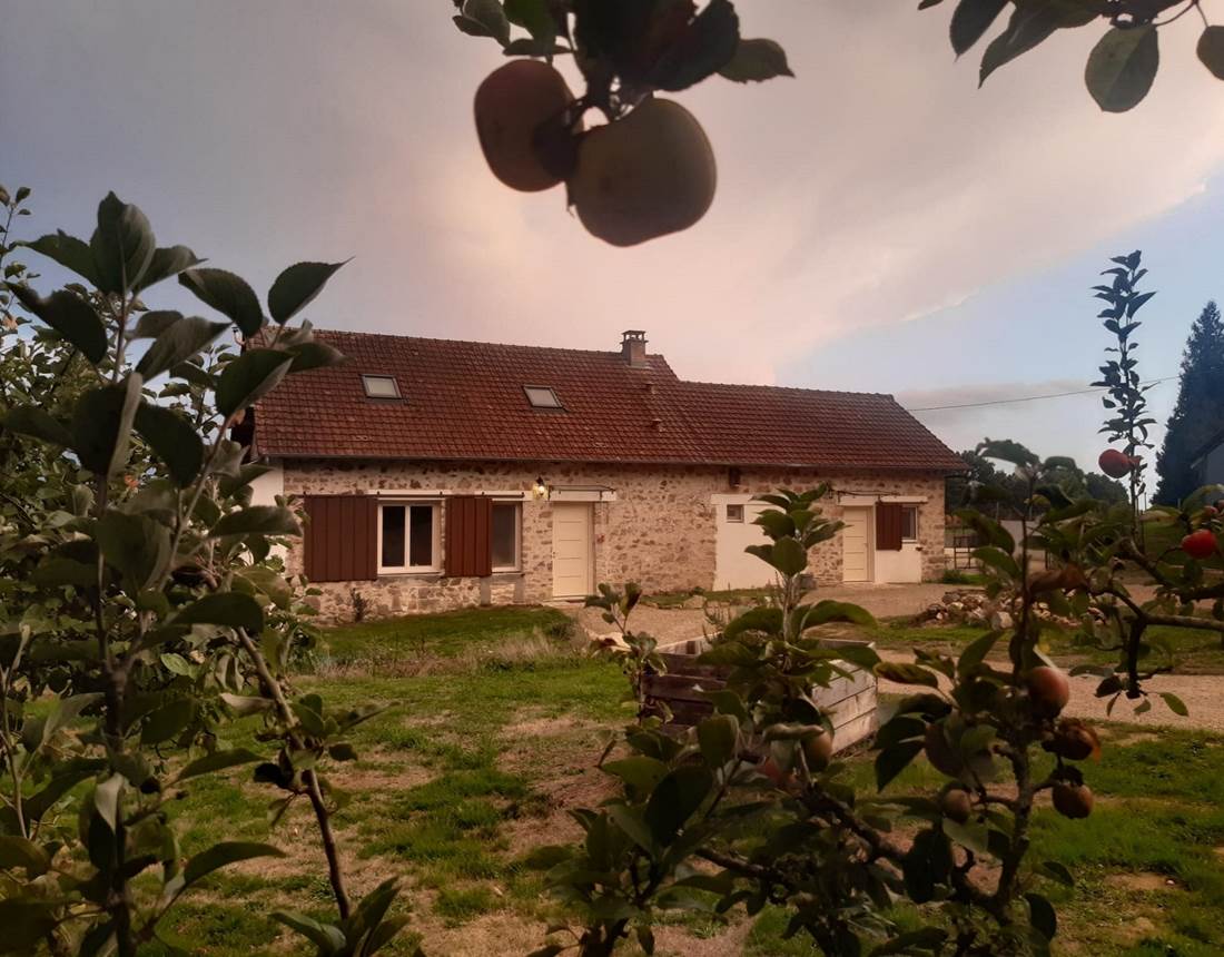 Facade entre´es gi^te La Suite