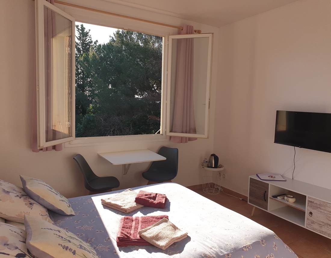 LES CHAMBRES DE MON P'TIT MAS - entre Béziers et Bessan - chambres d'hôtes dans une propriété rurale - chambre Provence-