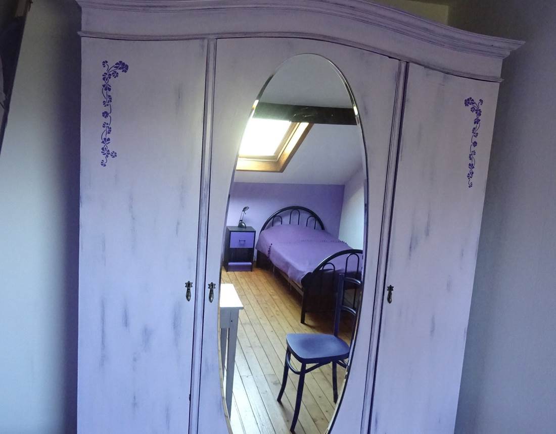 Armoire panderie dans chambre 1