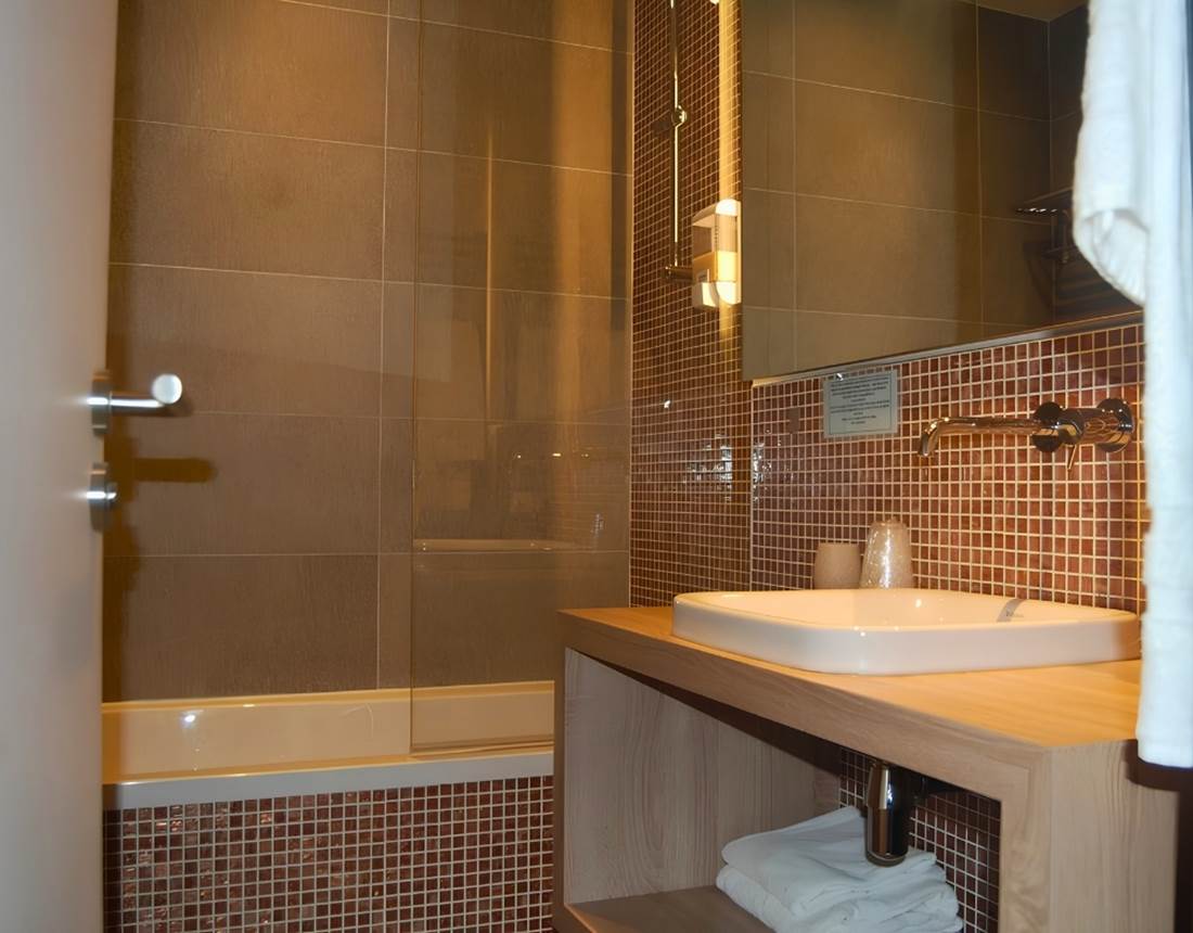 Toilette privative Hotel Jean Bart Paris 6