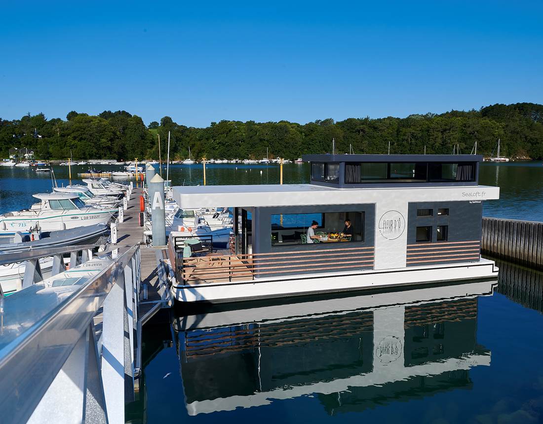 Lodge boat Fleur d'Ô ©Y. Zedda