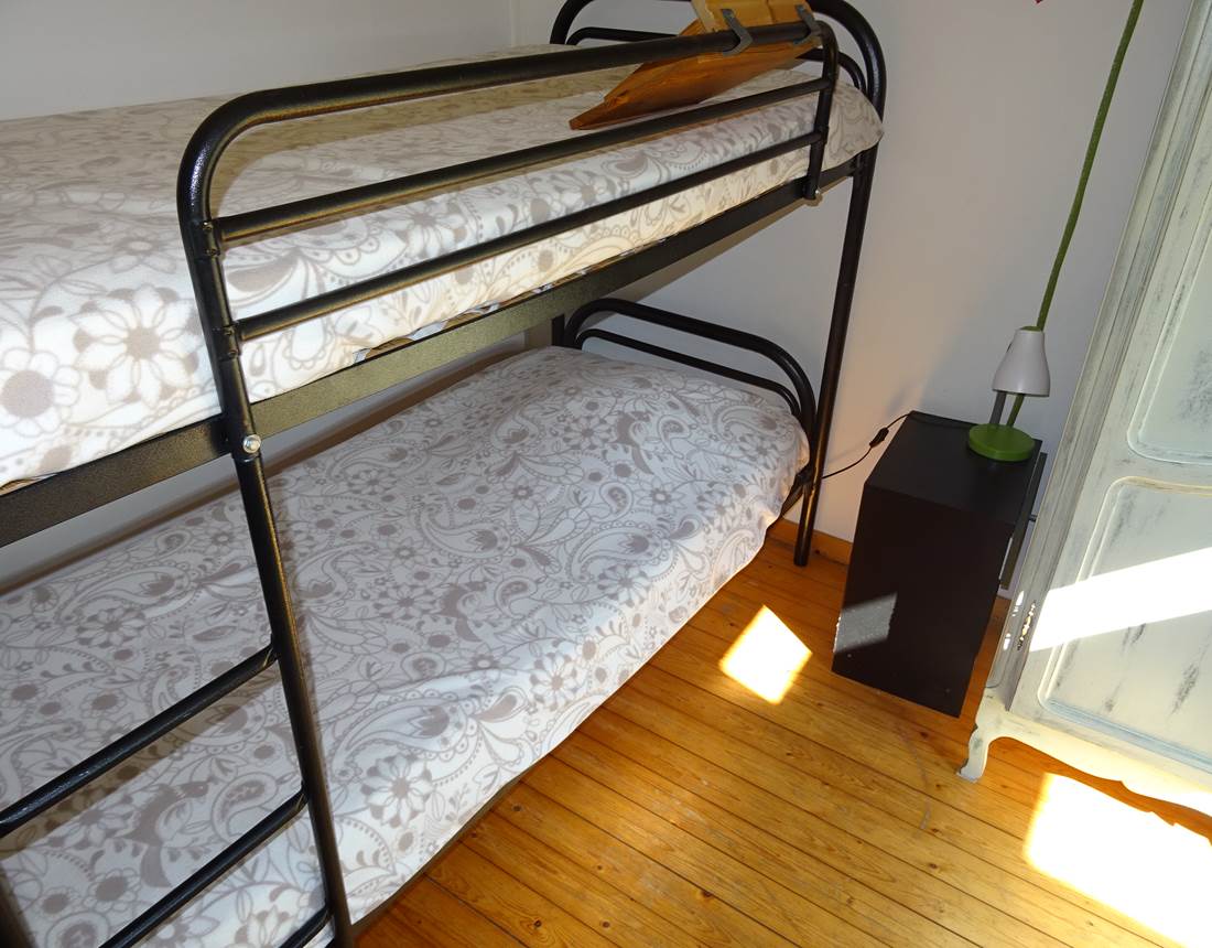 lits superposés dans la chambre 3