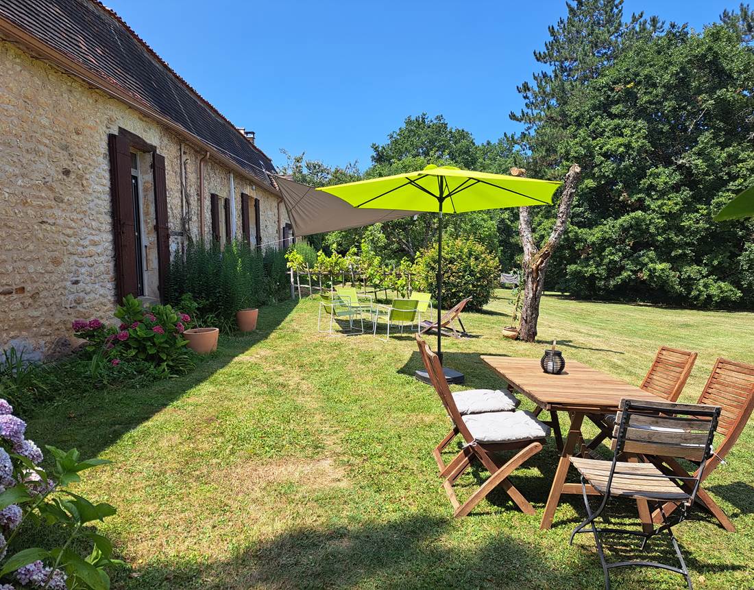 Jardin Gîte INYAQAB Dordogne Périgord