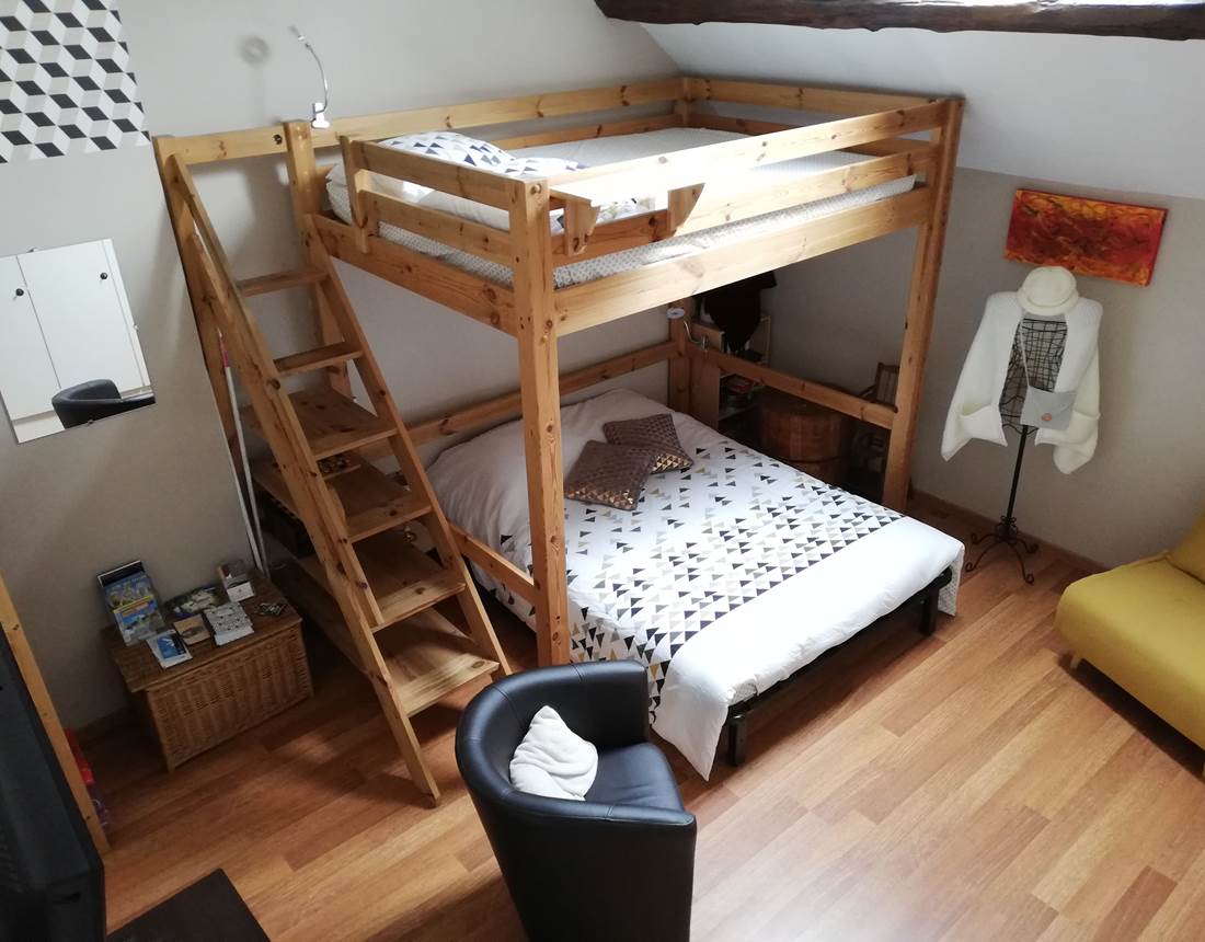 Salon avec mezzanine et canapé lit pour 7 ou 8 personnes