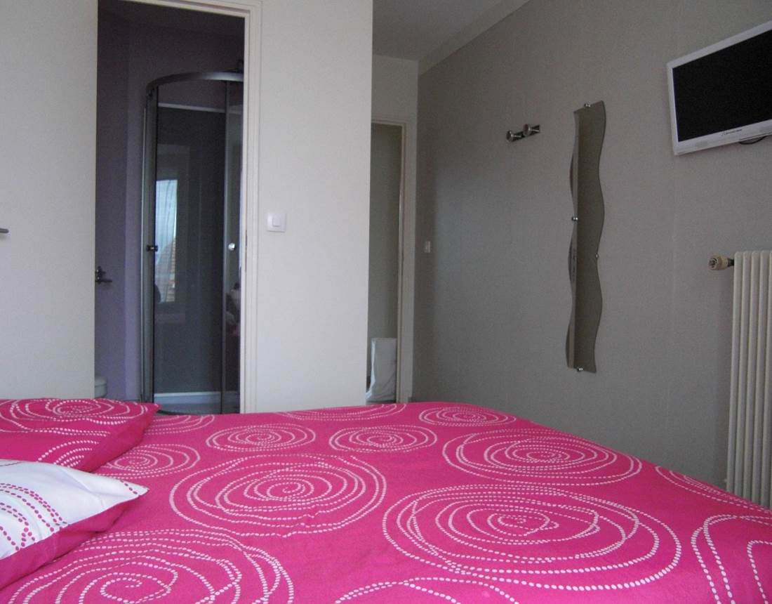 Chambre double confort, côté rue Edouard Vaillant