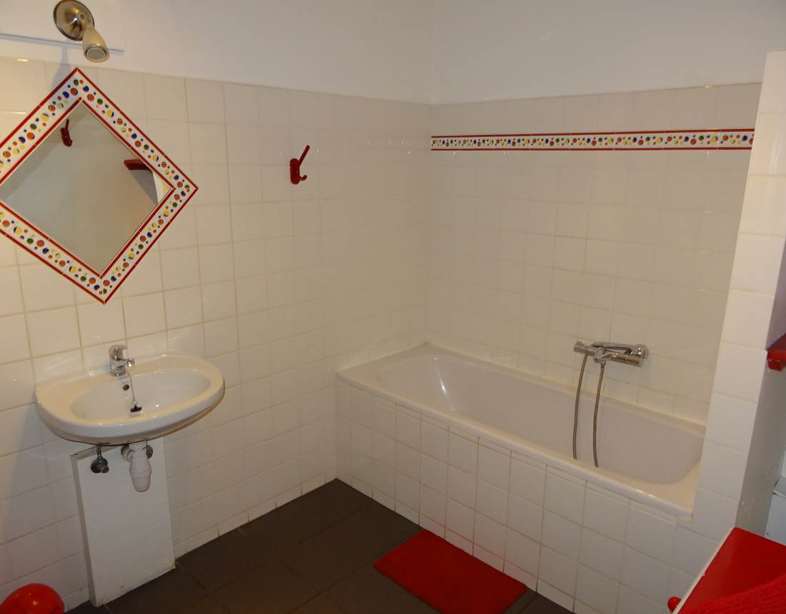 Vue dans la salle de bain