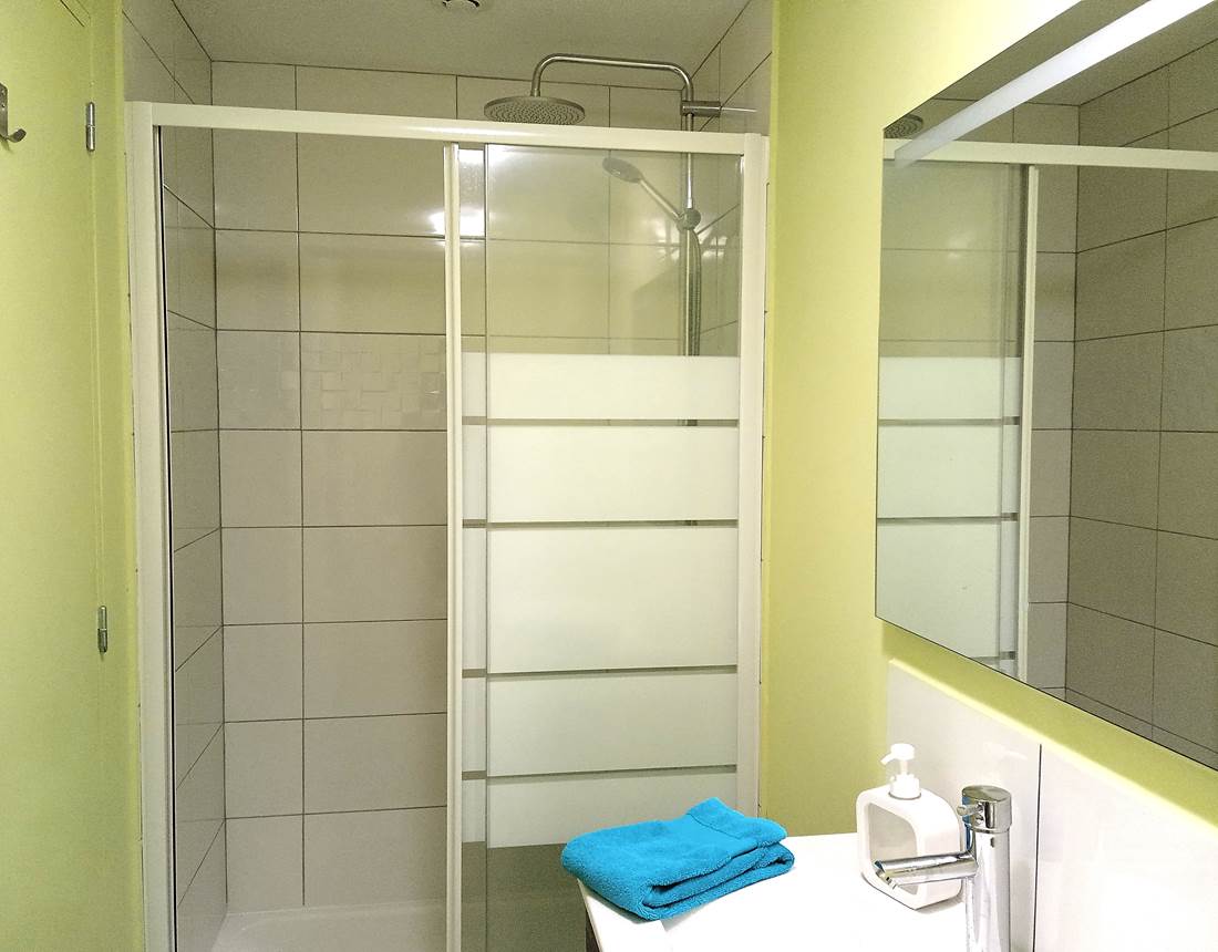 salle d'eau chambre 6