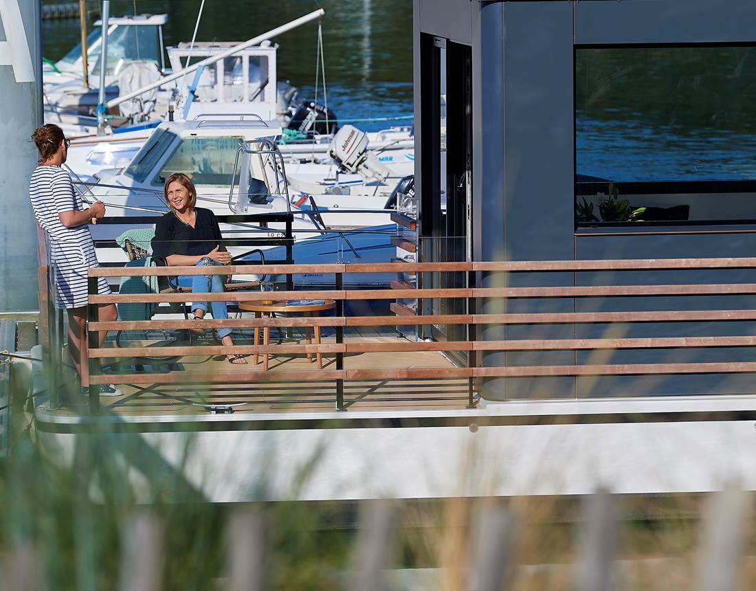 Lodge boat Fleur d'Ô - Terasse ©Y. Zedda