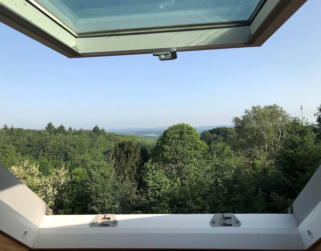Chambre d'hotes - Il etait une fois - Chambre Belvedere - Vue depuis le Velux du salon ELLOHA