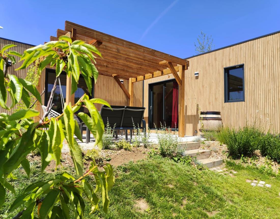 terrasse-du-gite-le-chardonnay-pour-un-repos-garanti