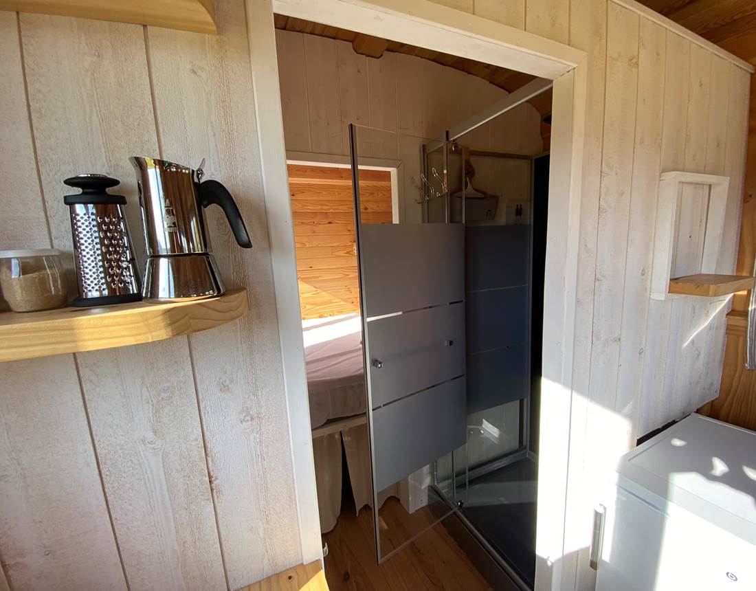 Les terres de la chouette, la douche