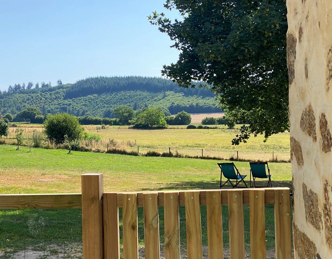 Gîte de la chevêche, vue sur le Puy-de-la-roche