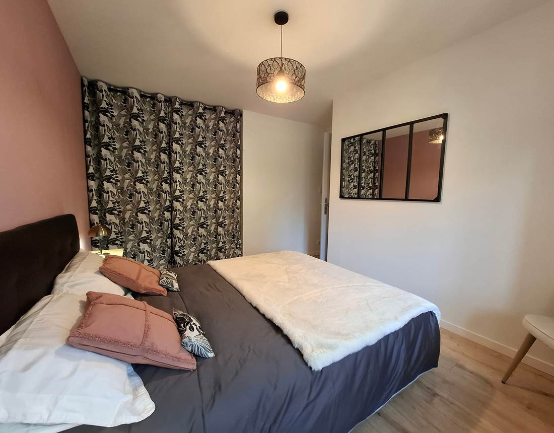 Chambre double rose vue campagne clos des hirondelles limousin