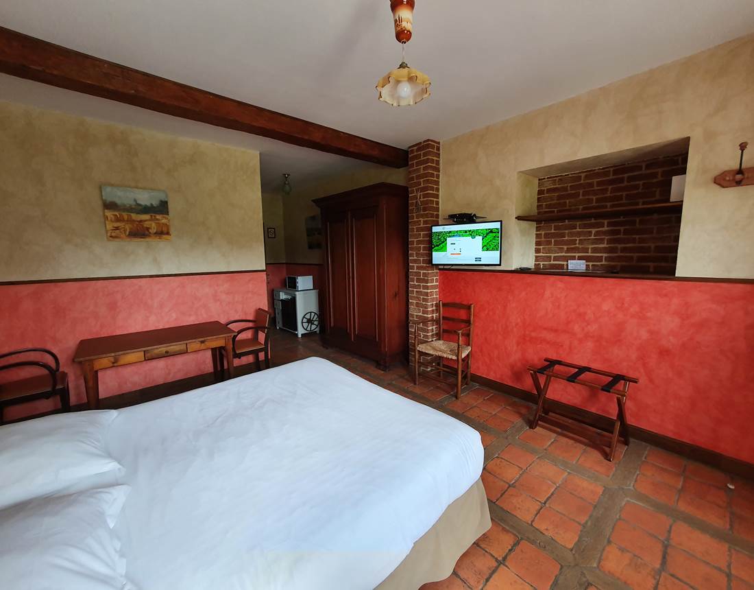 TV? mini bar, micro ondes