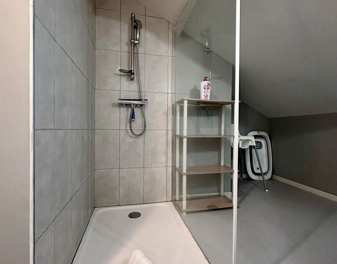 f6b0055a-bf0c-46b6-80e9-c45101b432d6