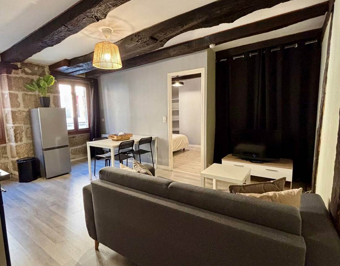 7a90a0fc-995f-4d89-bfbd-715a8415d23a