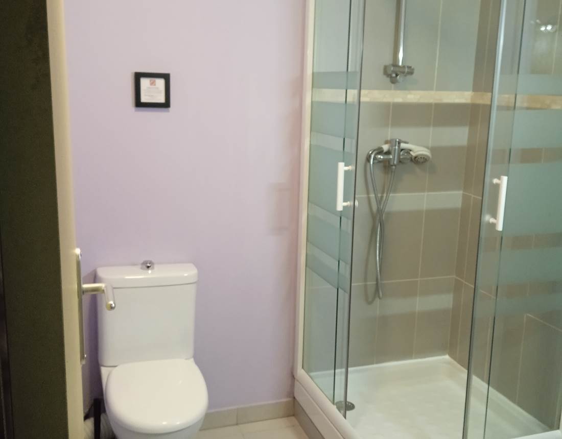 salle de bain chambre 4