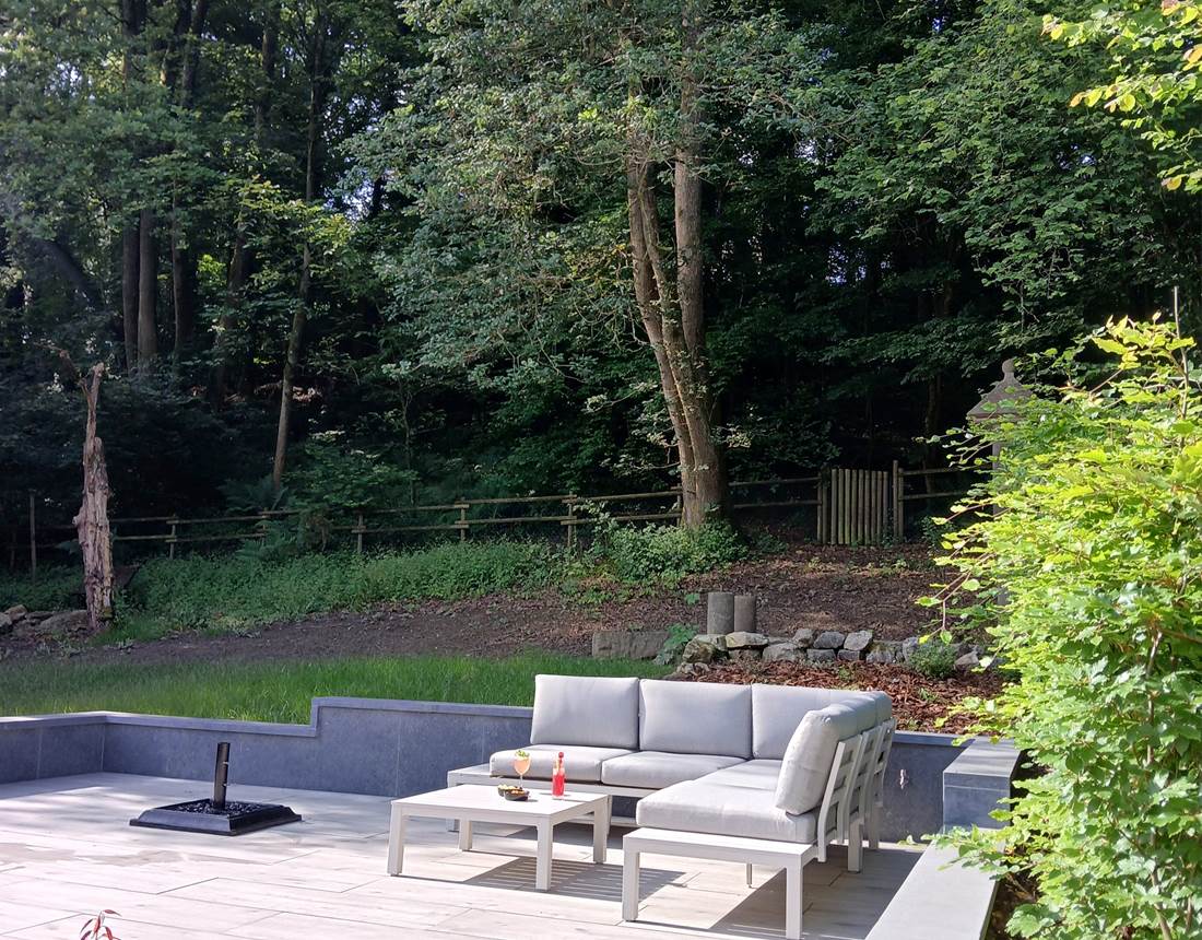 terrasse arborée arrière du gîte
