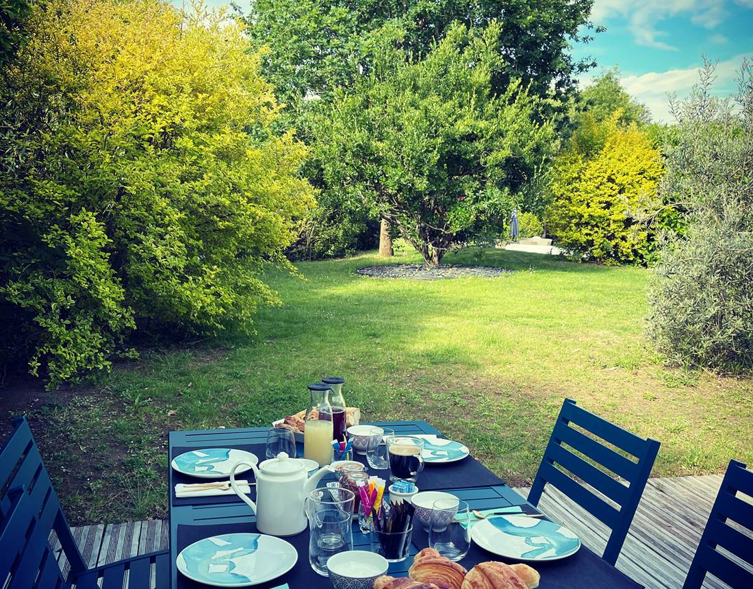 terrasse petit déjeuner de la suite