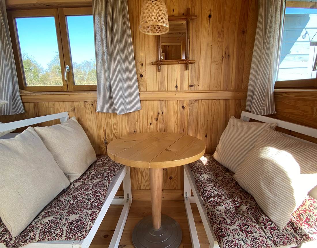 Les terres de la chouette, coin salle à manger