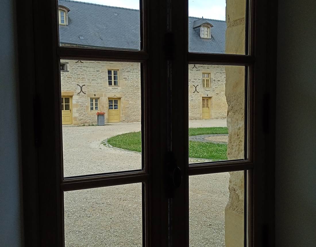 vue sur le gîte de La Tour de Guet