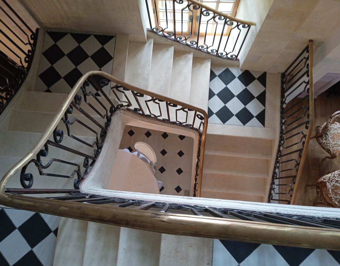l'escalier du corps de logis