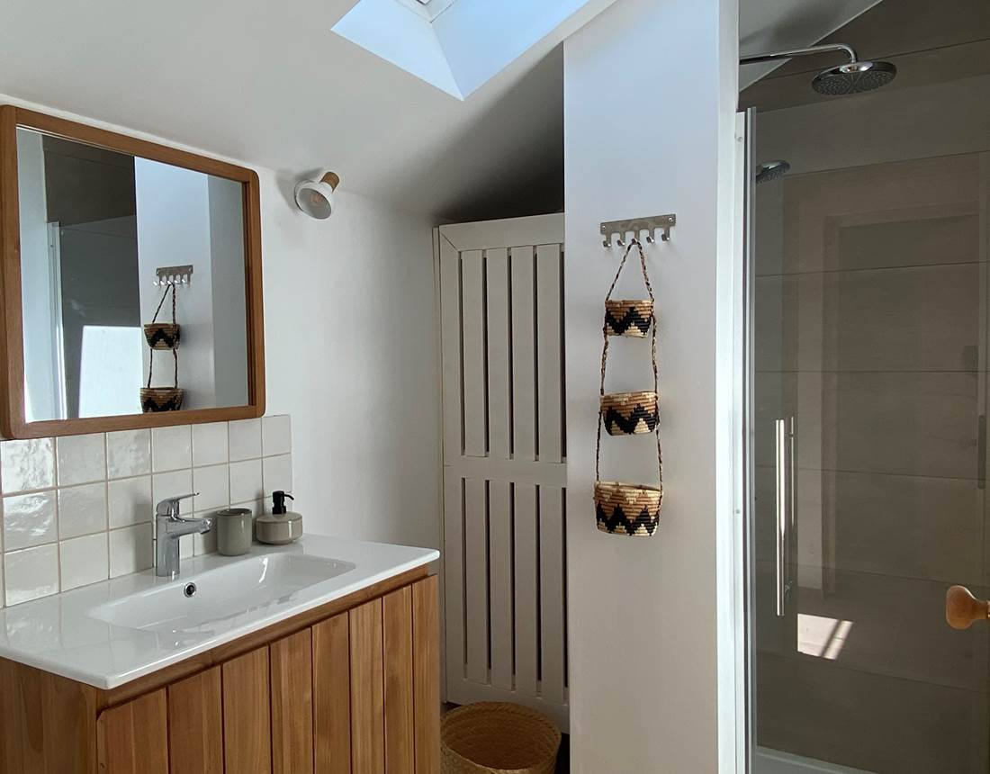 Gîte de la chevêche, salle d'eau avec douche