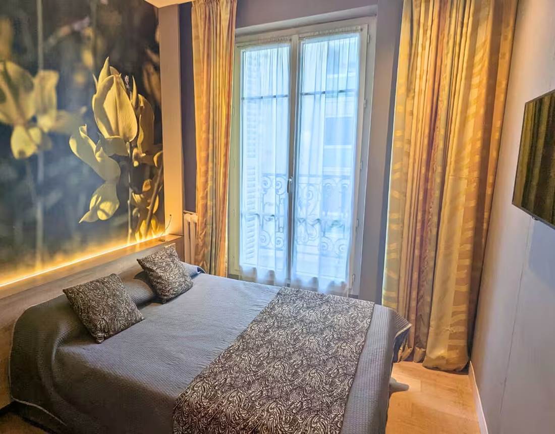 Lit-Double-Hotel-Jean-Bart-Quartier-Latin-Paris-6