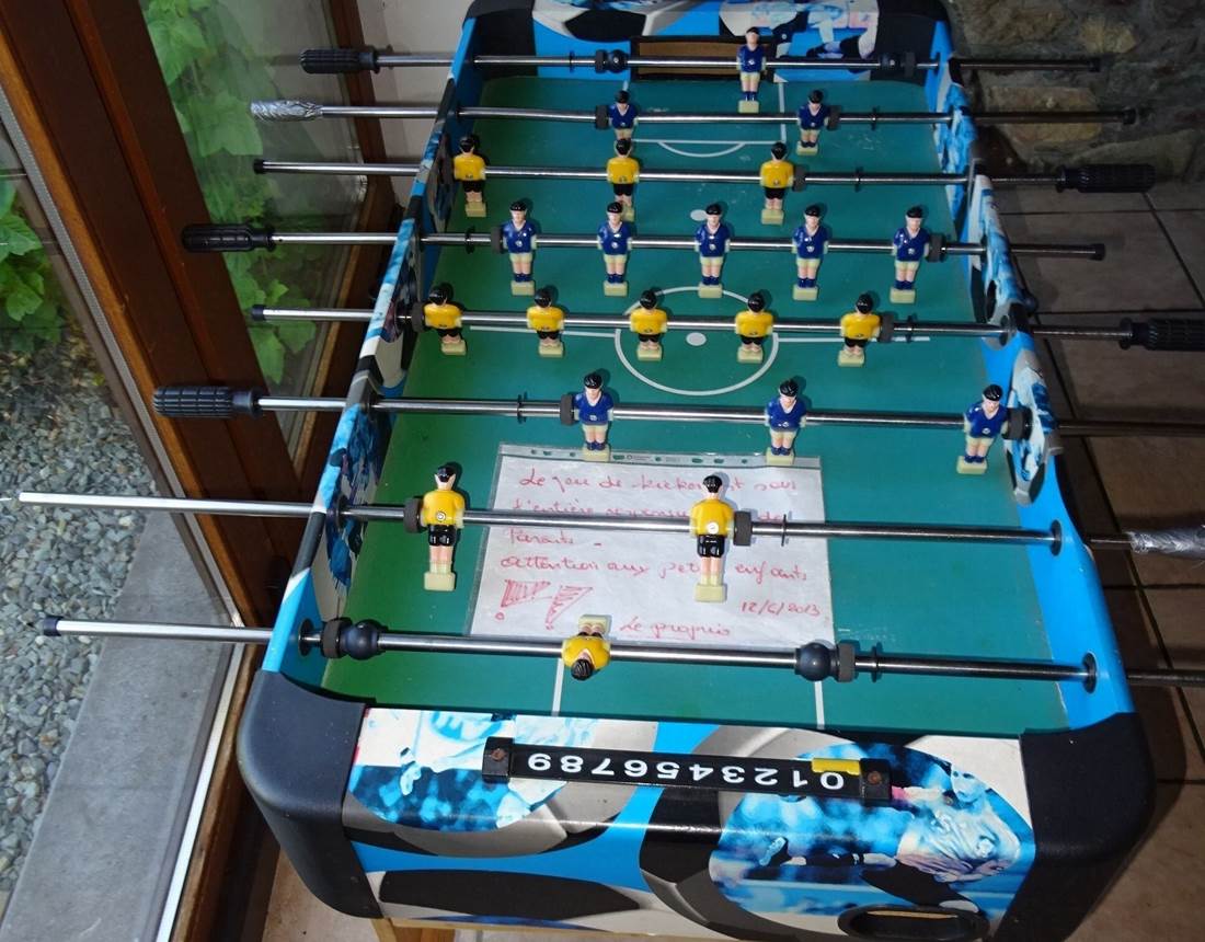 Kicker dans le salon