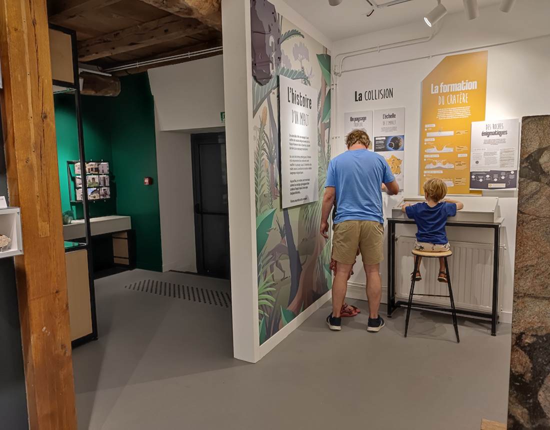 Rochechouart_2023_otpol-Espace météorite-maison de la réserve (1)