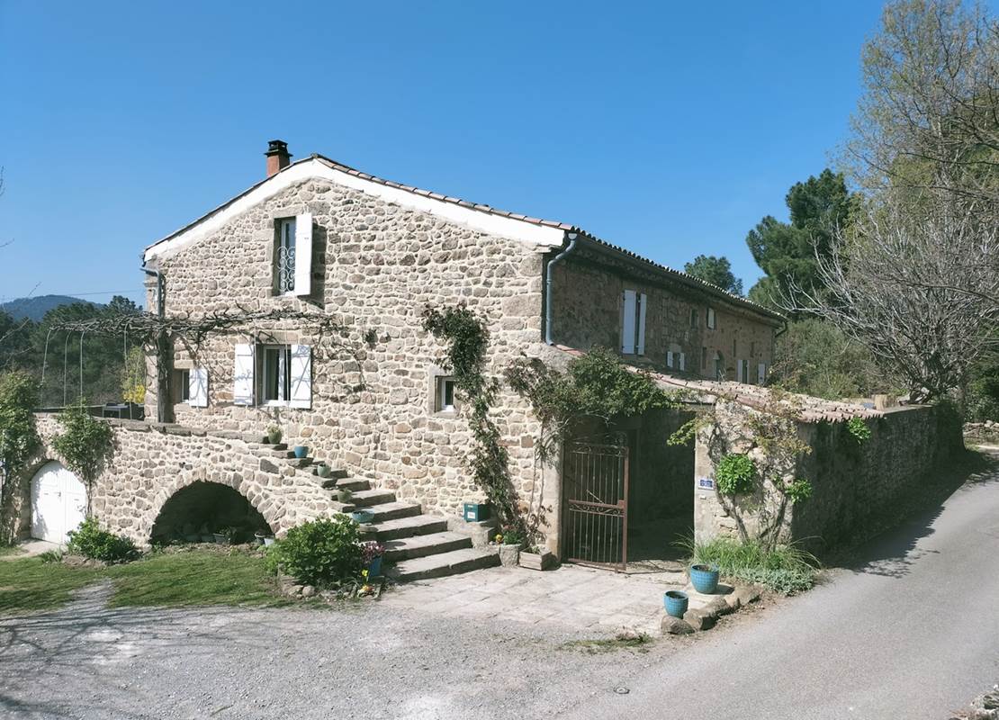 gîte Ombre bleue, ombre bleue du figuier gîtes et chambres d'hôtes avec piscine Ardèche