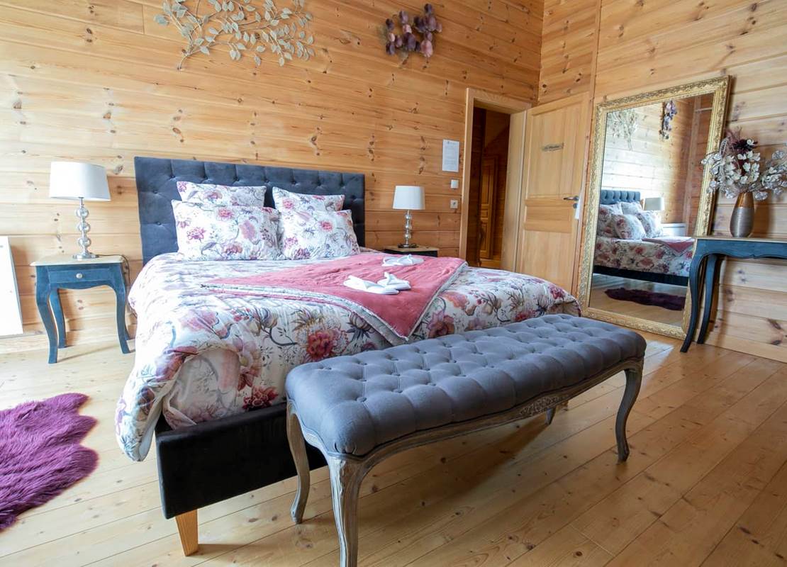 Chambre à l'étage,  Chambres d'hôtes piscine, Chambres d'hôtes , Sancerre