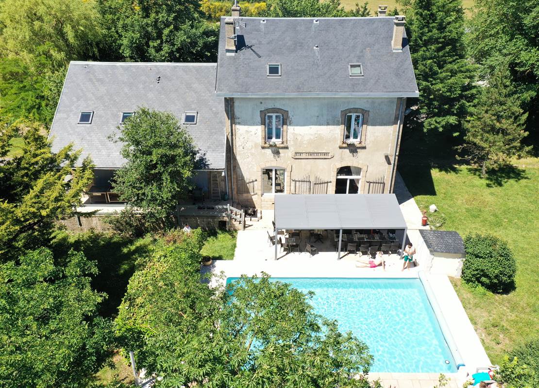 Façade Piscine Ciel La Gare aux Ânes