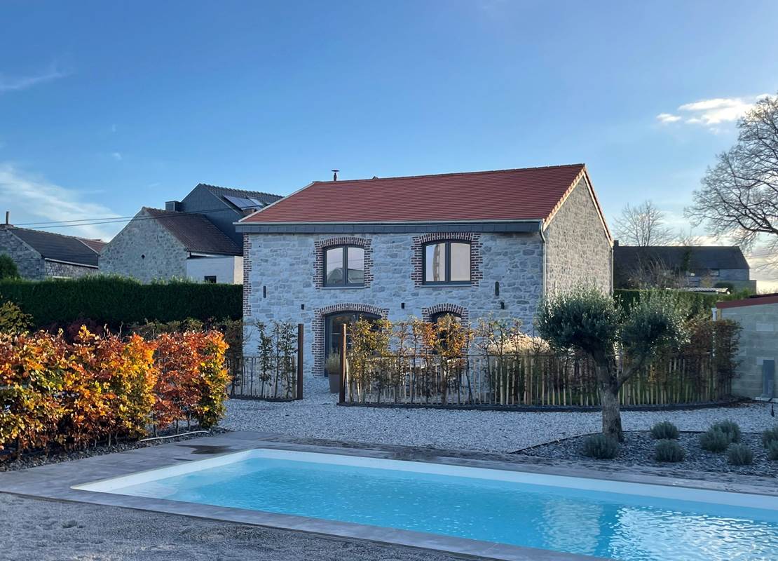 Le gîte avec vue sur la piscine