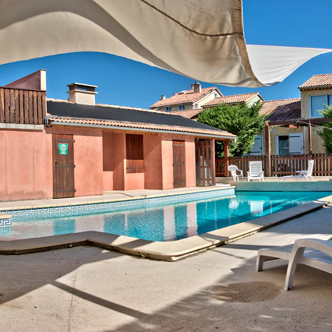 Piscine extérieur chauffée