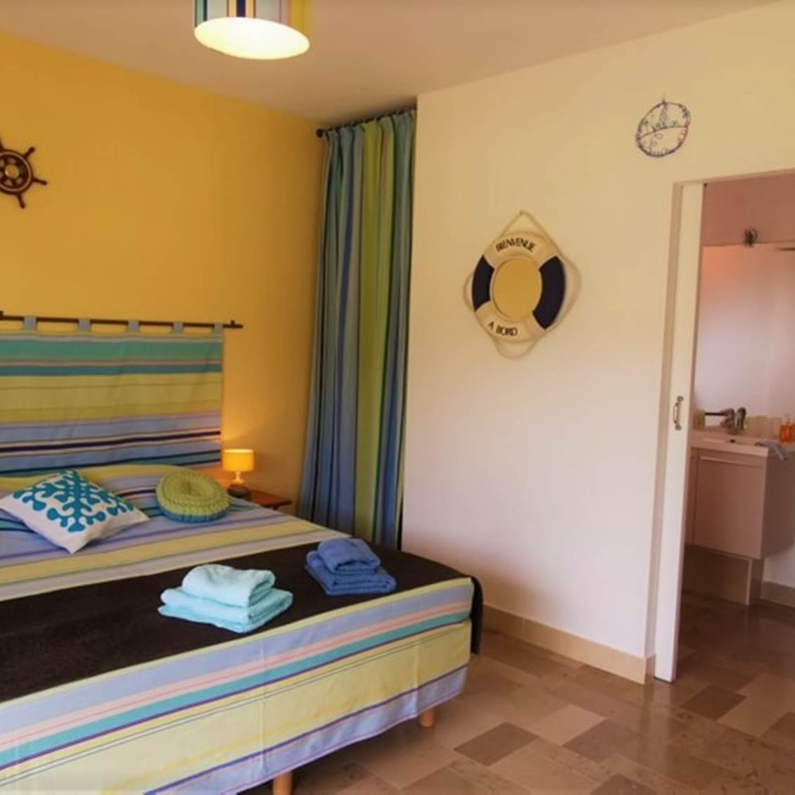 Chambre Neulos avec salle d eau des chambres d'hôtes AlPati