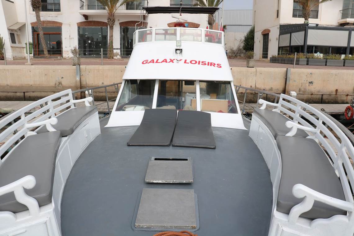 Bronzage à bord : détente absolue.