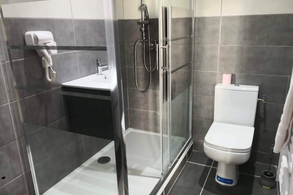 EA65D792-244D-407F-8F06-2497E5D3426A