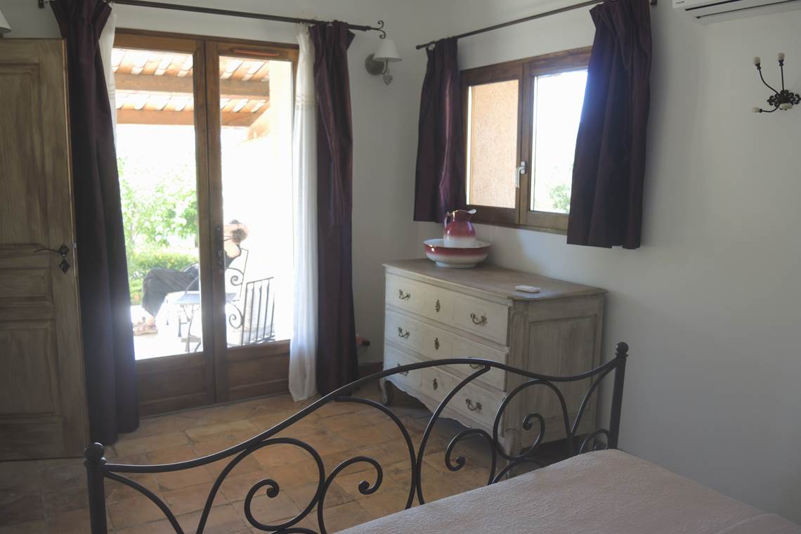 Chambre Pinède - Le Deffends de Redon