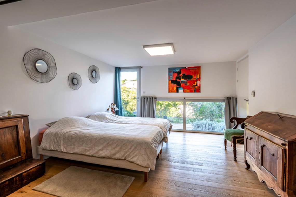 La salle de jeux / Chambre