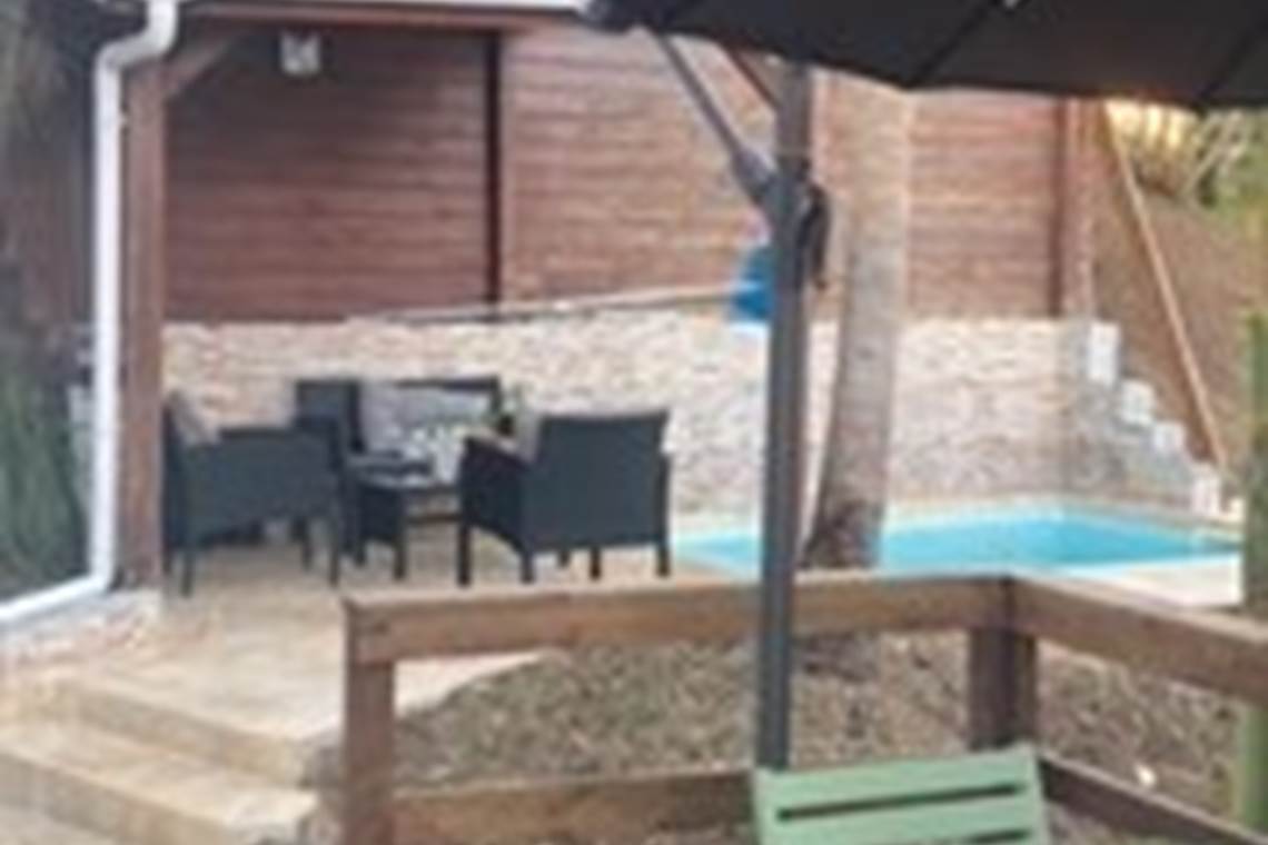 DAF42473-8A1A-4DF2-BF16-3ED0D2805705