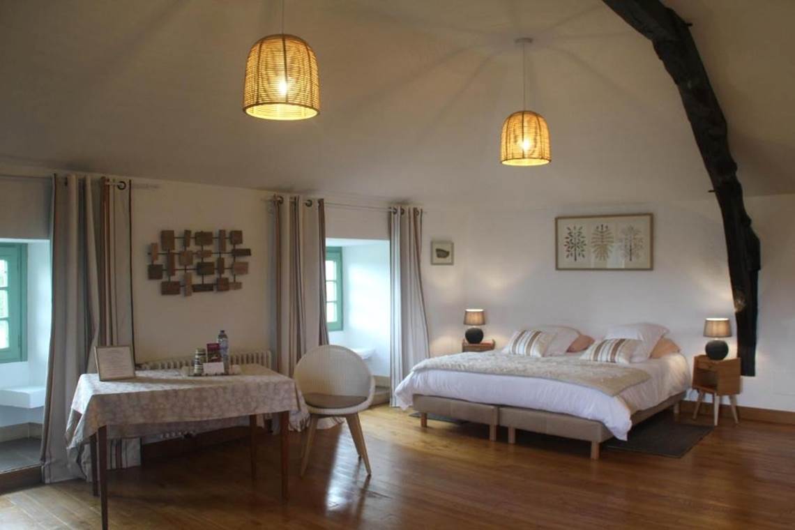 chambre-hote-manoir-courbiac-piscine