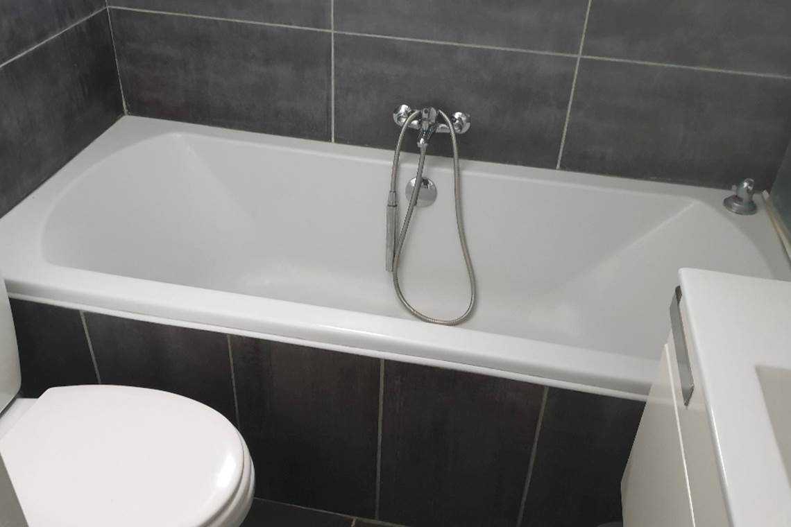 E96EA13C-F05F-4DC0-889D-69945A598F8D