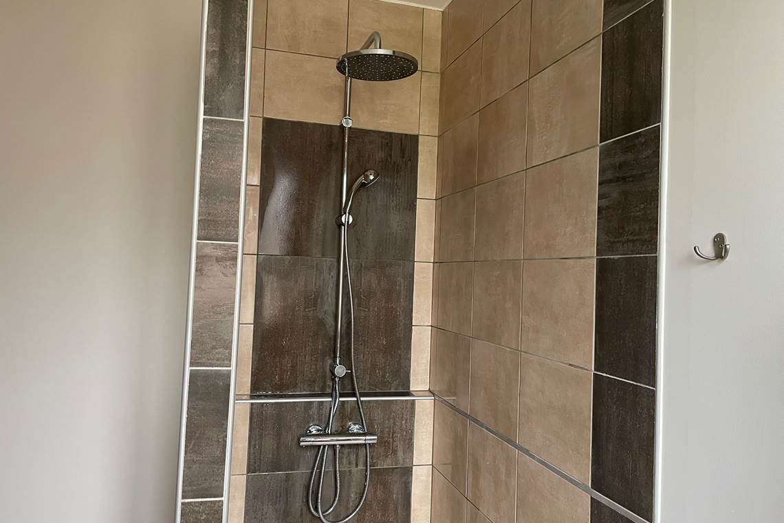 Photo de la  salle de bain de la Chambre Suisse - Chambres d'hôtes La Grange Richard à Dinsac