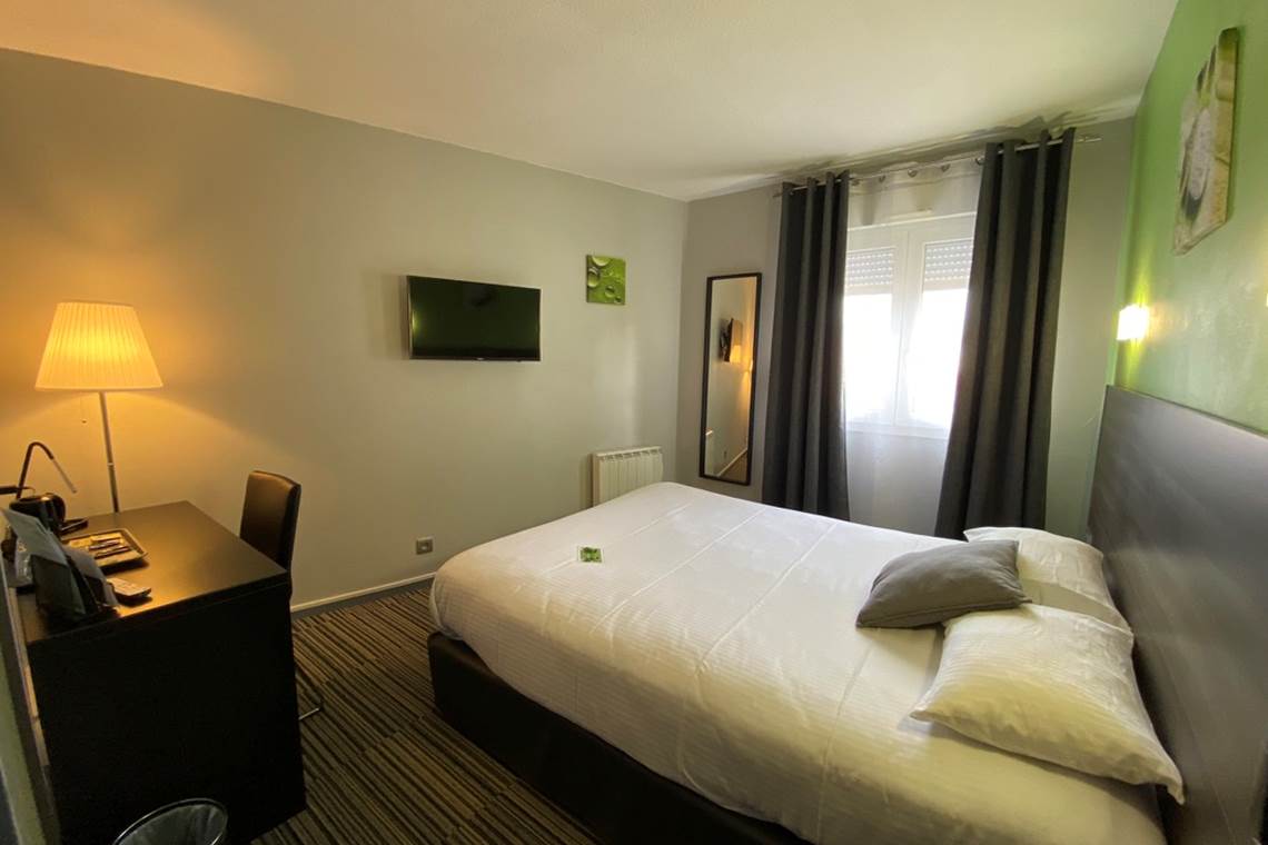 Chambre Grand lit double Confort - Vue sur Jardin